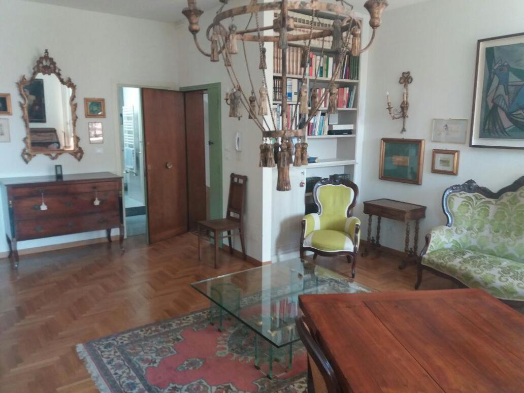 Relais Lola Apartment Bologna Bagian luar foto